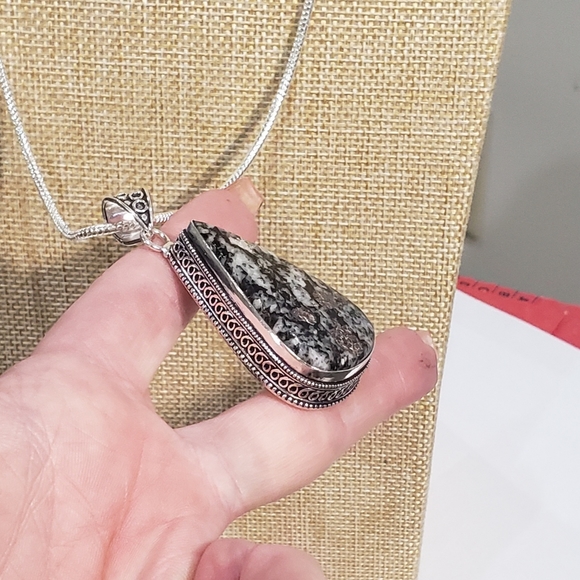 Eudialyte necklace, 925 silver eudialyte long pendant necklace - Picture 11 of 13